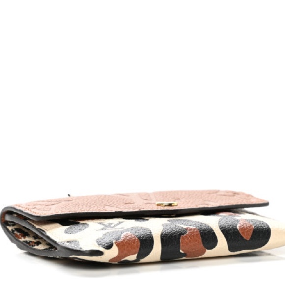 LOUIS VUITTON Empreinte Monogram Giant Wild At Heart Key Pouch - Picture 4 of 17